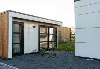 Villa Nautica Deluxe moderne au MarinaPark Residentie Nieuw Loosdrecht, Pays-Bas, vue extérieure.