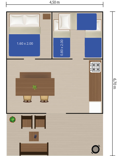 Plantegning af safaritelt med to soveværelser, køkken, spisebord og terrasse, måler 4,5 x 6,7 m.