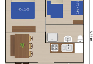Plano de una tienda safari con dos dormitorios, cocina, comedor, baño completo y zona exterior.