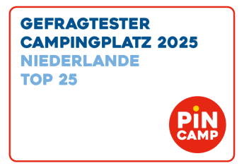 Premio campeggio più richiesto 2025 Paesi Bassi Top 25, rilasciato da PiNCAMP con logo rosso.