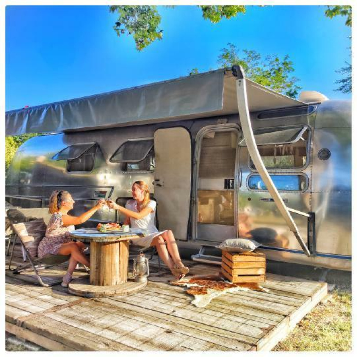 Amerikaanse Airstream caravan met privé spa
