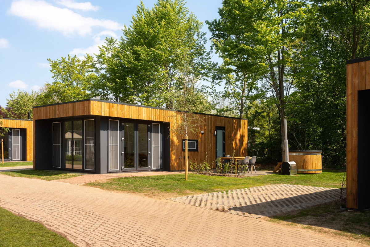 Groepsaccommodatie met hottub (7x Happy Oak Lodge)