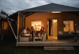 Evening safari tent terrace - De Boshoek - Voorthuizen, Gelderland, Netherlands