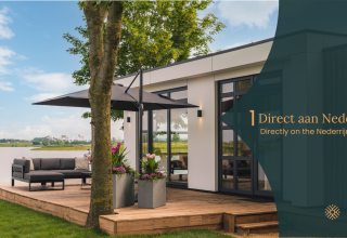 Alojamiento de glamping moderno en la orilla del Nederrijn, con terraza de madera y sofá exterior.