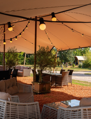 Terraza restaurante - _t Schuttenbelt - Enter, Overijssel, Países Bajos