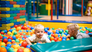 Pozo de bolas - Scherpenhof - Terwolde, Güeldres, Países Bajos