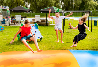 Trampoline extérieur - Scherpenhof - Terwolde, Gelderland, Pays-Bas