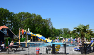 Buitenzwembad met glijbaan - De Koeksebelt - Ommen, Overijssel, Nederland