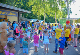 BUR der Bär und Animationskinder - Beter Uit Ferienpark Walsdorf - Tandel, Vianden, Luxemburg