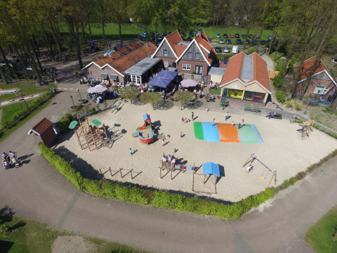 Panorámica parque infantil y restaurante - De Witte Berg - Ootmarsum, Twente, Países Bajos