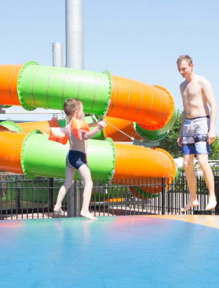 Airtrampoline - Camping _t Veld - Rheeze, Overijssel, Países Bajos