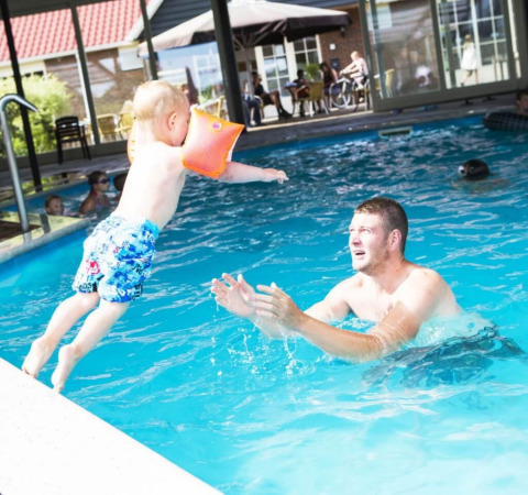 Piscina cubierta - Camping _t Veld - Rheeze, Overijssel, Países Bajos