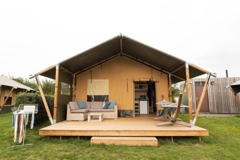 Tenda safari vista di fronte - Camping _t Veld - Rheeze, Overijssel, Paesi Bassi