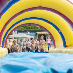 Castillo hinchable _ diversión acuática niños - Camping Betteld Zelhem - Zelhem, Achterhoek, Gelderland, Países Bajos