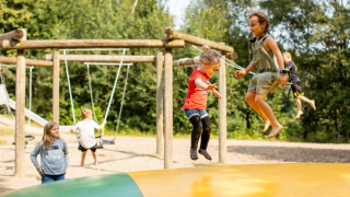 Parque infantil con gran cama elástica - Baalse Hei - Turnhout, Amberes, Bélgica