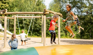 Parque infantil con gran cama elástica - Baalse Hei - Turnhout, Amberes, Bélgica