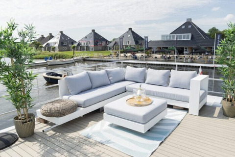 Casa flotante con terraza en Frisia - Welcome In (casas flotantes Holanda)