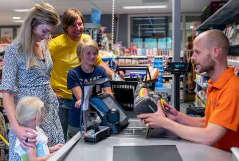 An der Supermarktkasse - Witterzomer - Assen, Drenthe, Niederlande