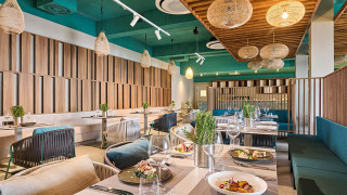 Interni moderni del ristorante presso Aminess Style Camping Avalona Resort, Zadar, Croazia, arredamento elegante.