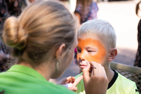 Pintura facial _ animación - Witterzomer - Assen, Drenthe, Países Bajos