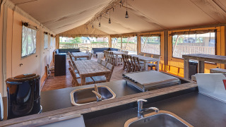 Groepstent keuken en eetruimte - Eigen Wijze - Bant, Flevoland, Nederland