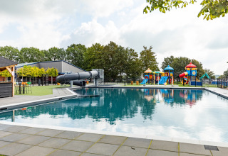 Freibad mit Wasserrutsche - Rhederlaagse Meren - Lathum, Gelderland, Niederlande