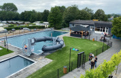 Udendørs pool fra oven - Rhederlaagse Meren - Lathum, Gelderland, Holland