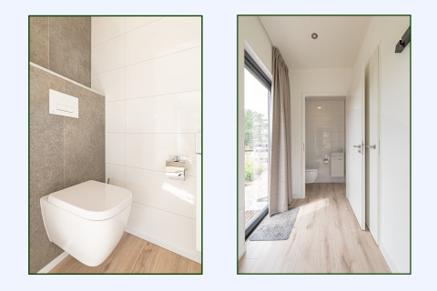 Salle de bain moderne de la Parklodge 6 à Hofparken Wiltershaar avec sol en bois et WC suspendu.