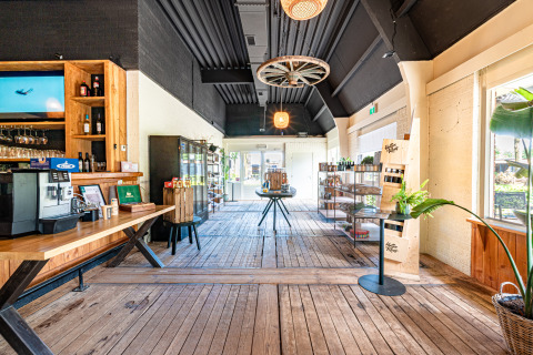 Lichte interieurfoto van Vakantievilla Amalia 6 met hottub bij Hofparken De Bergvennen, Nederland.