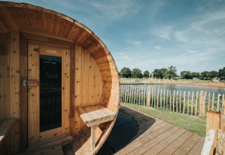 Sauna mit Blick auf den Schwimmteich - De Klepperstee - Ouddorp, Zeeland, Niederlande
