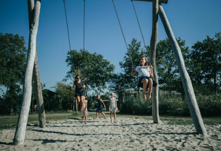 Parque infantil _ columpio - De Klepperstee - Ouddorp, Zelanda, Países Bajos