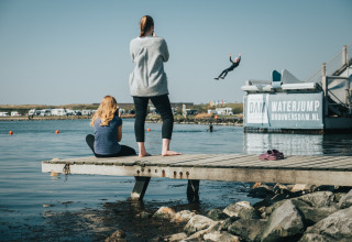 Waterjump bij de Brouwersdam - De Klepperstee - Ouddorp, Zeeland, Nederland