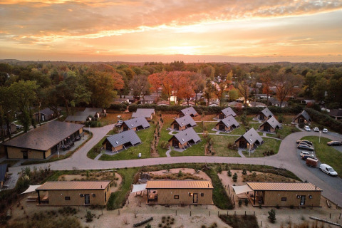Panorámica parque cielo naranja - Vakantiepark de IJsvogel - Voorthuizen, Gelderland, Países Bajos