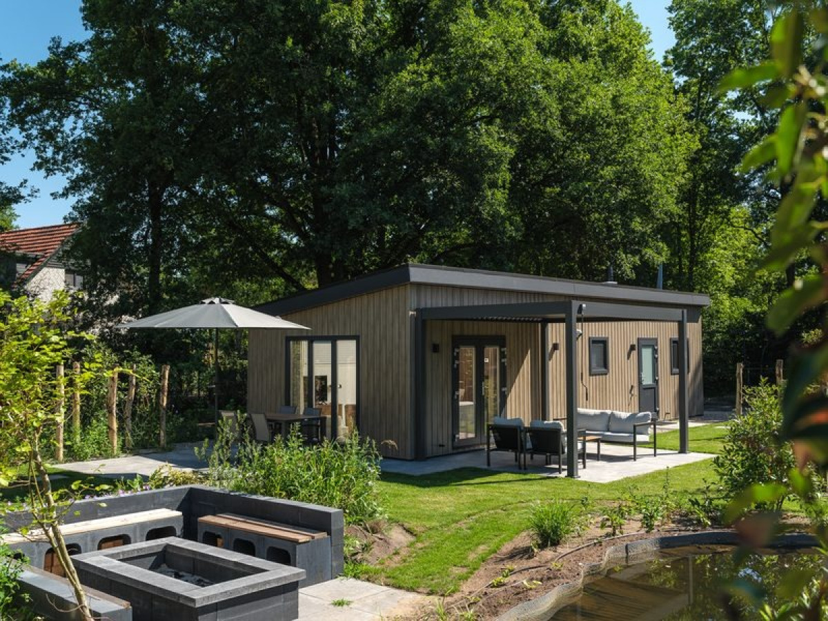 Loevestein Deluxe met Hottub & Sauna