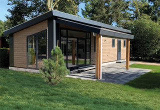 Forest lodge front view - De Zandstuve - Rheeze, Overijssel, Netherlands
