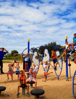 Playground with guests - Kompas Camping Nieuwpoort - Nieuwpoort, Flanders, Belgium