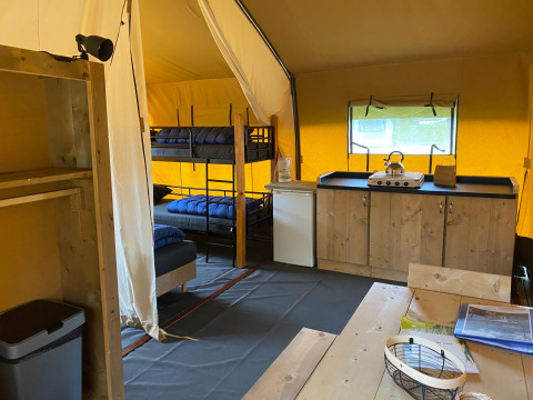 Tienda bungalow interior - Duinhoeve - Udenhout, Zelanda, Países Bajos