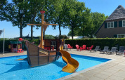 Piratenboot-Paddelbad - Duinhoeve - Udenhout, Zeeland, Niederlande