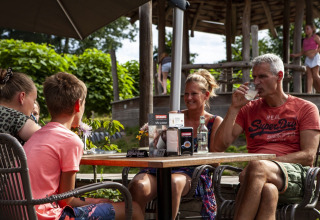 Gæster på terrasse catering - Sandberghe - Uden, Gelderland, Holland