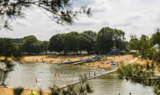 Parque acuático en el lago - Wilsumer Berge - Wilsum, Baja Sajonia, Alemania