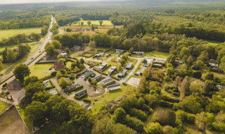 Overzicht park en groene omgeving van bovenaf - Buitenplaats Holten - Rijssen, Overijssel, Nederland