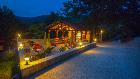 Restaurante Bon Appétit con terraza - Parque de vacaciones Better Off La Draille - Souillac, Dordoña, Francia