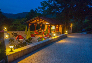 Restaurante Bon Appétit con terraza - Parque de vacaciones Better Off La Draille - Souillac, Dordoña, Francia