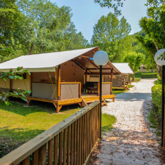 Lodgetents Gourdon en fila - Parque de vacaciones Better Off La Draille - Souillac, Dordoña, Francia