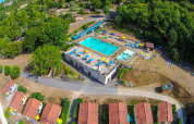 Aperçu du parc et de la piscine - Parc de vacances Beter Uit La Draille - Souillac, Dordogne, France