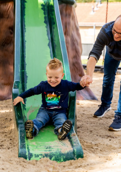 Parque infantil _ tobogán - De Tien Heugten - Schoonloo, Drenthe, Países Bajos
