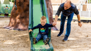 Parque infantil _ tobogán - De Tien Heugten - Schoonloo, Drenthe, Países Bajos