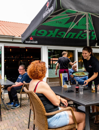 Terraza-cafetería - De Tien Heugten - Schoonloo, Drenthe, Países Bajos