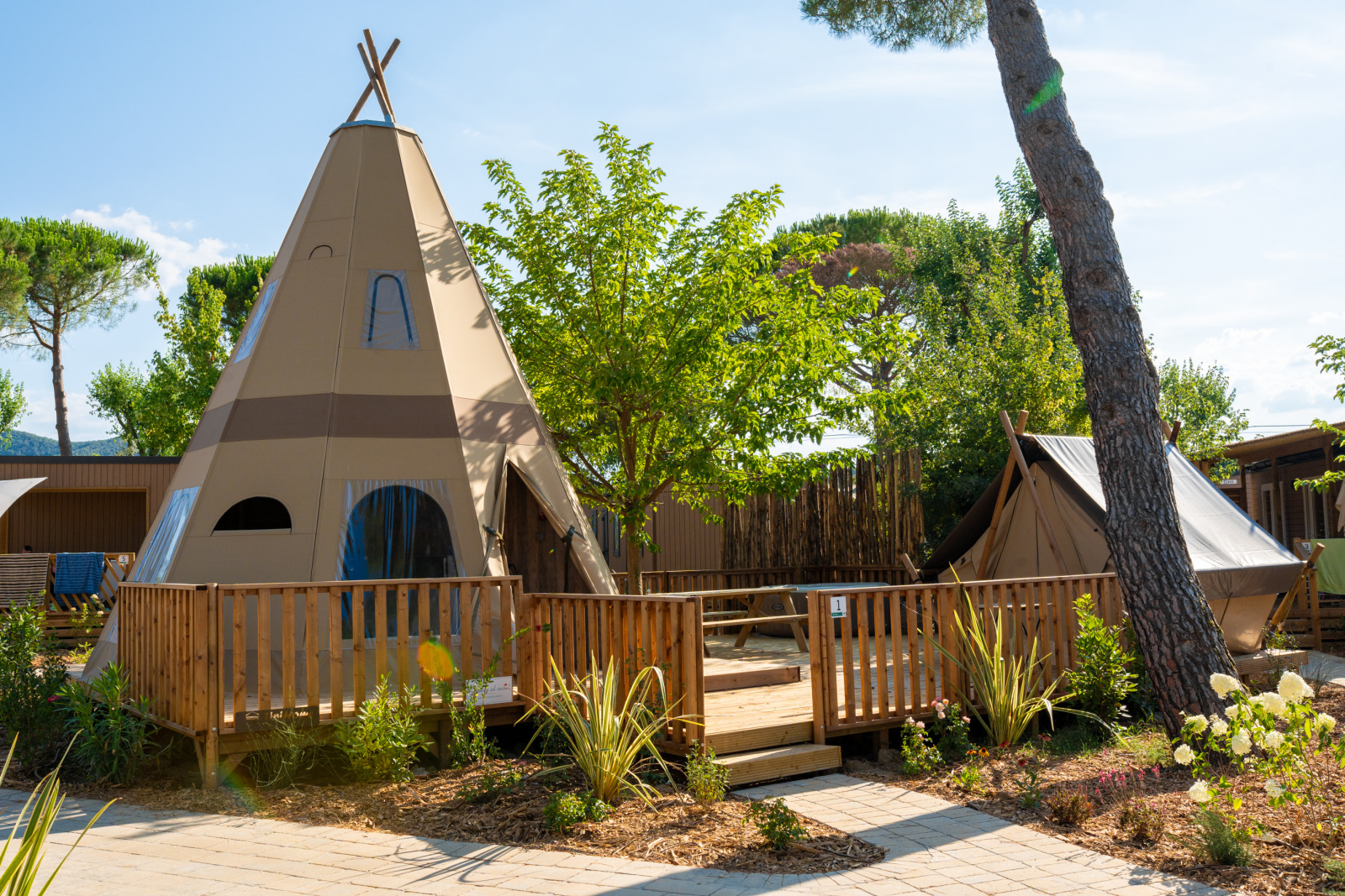 «Tipi Lodge»
