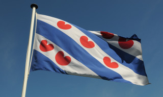 Bandera de Frisia - Vodatent - Camping d'Uylenburgh - Hommerts - Frisia - Países Bajos